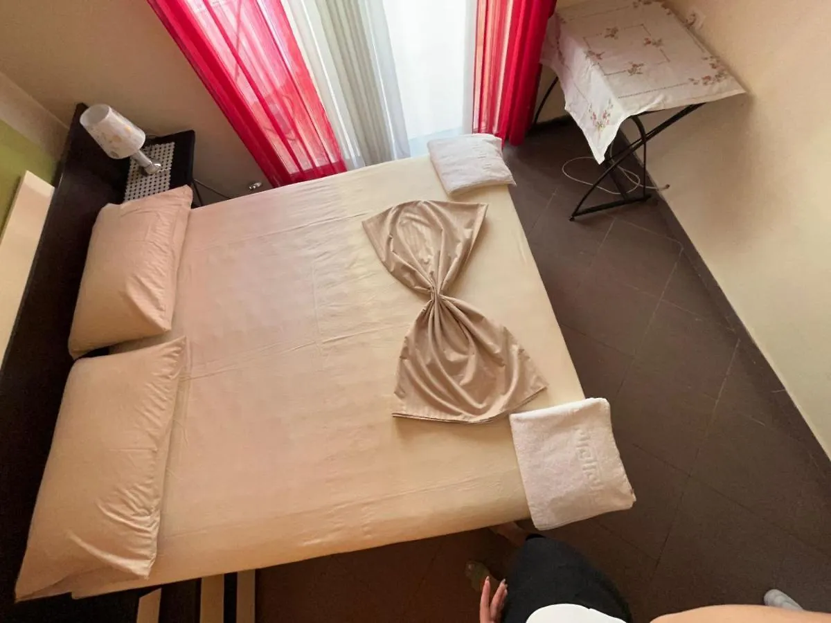 Buneci Apartment ティラナ アルバニア
