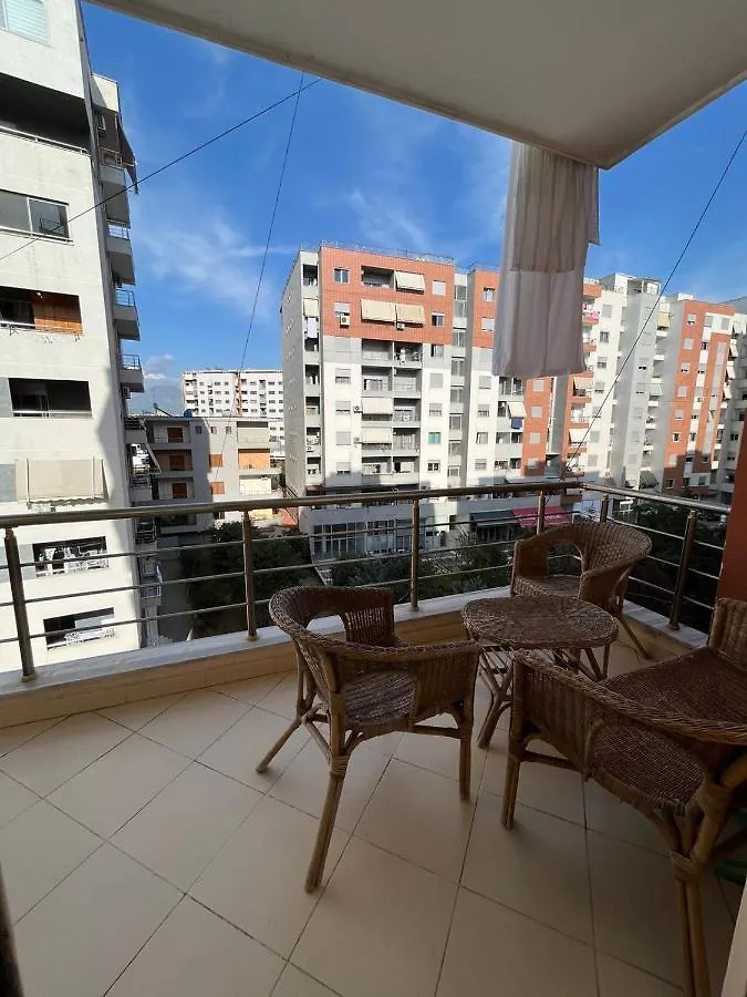 Buneci Apartment ティラナ